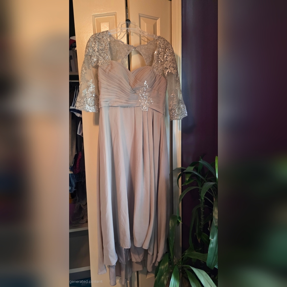Prom/Homecoming/Wedding, Lace Evening Dress Taupe. NWOT Never Worn.